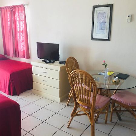 Rosewood Apartment Hotel Arnos Vale ภายนอก รูปภาพ